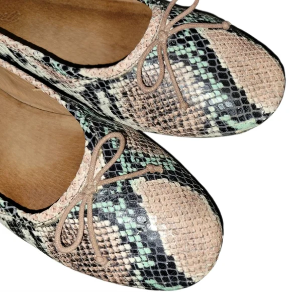 MADEWELL The Adelle Ballet Flat in Snake Embossed Leather muted shell multi 9 - Picture 7 of 10